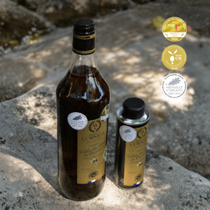 Huile d’olive maturée AOP Vallée des Baux-de-Provence : double médaille d’or (région Sud, AOP) et argent au Concours Général Agricole de Paris. Intense.